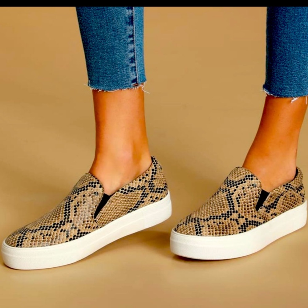 NIB Steve Madden Taupe Gills Snake Platform Sneakers